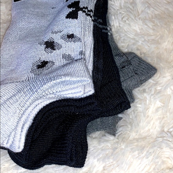 UNDER ARMOUR ESSENTIAL NO SHOWS - Picture 3 of 3